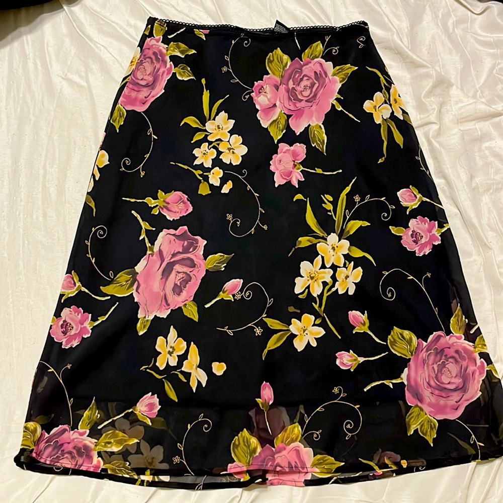G.A.S. CO. Knee length flower patter skirt